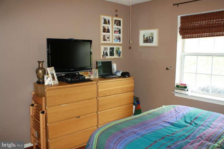 8337 Montgomery Run Road, Unit B Ellicott City, MD 21043 - Photo 25 of 28 Bedroom