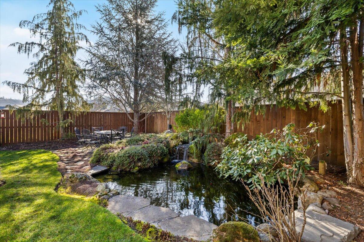 1104 Pumpkin Ridge Eagle Point, OR 97524 - Photo 7 of 15 41-CI_9459