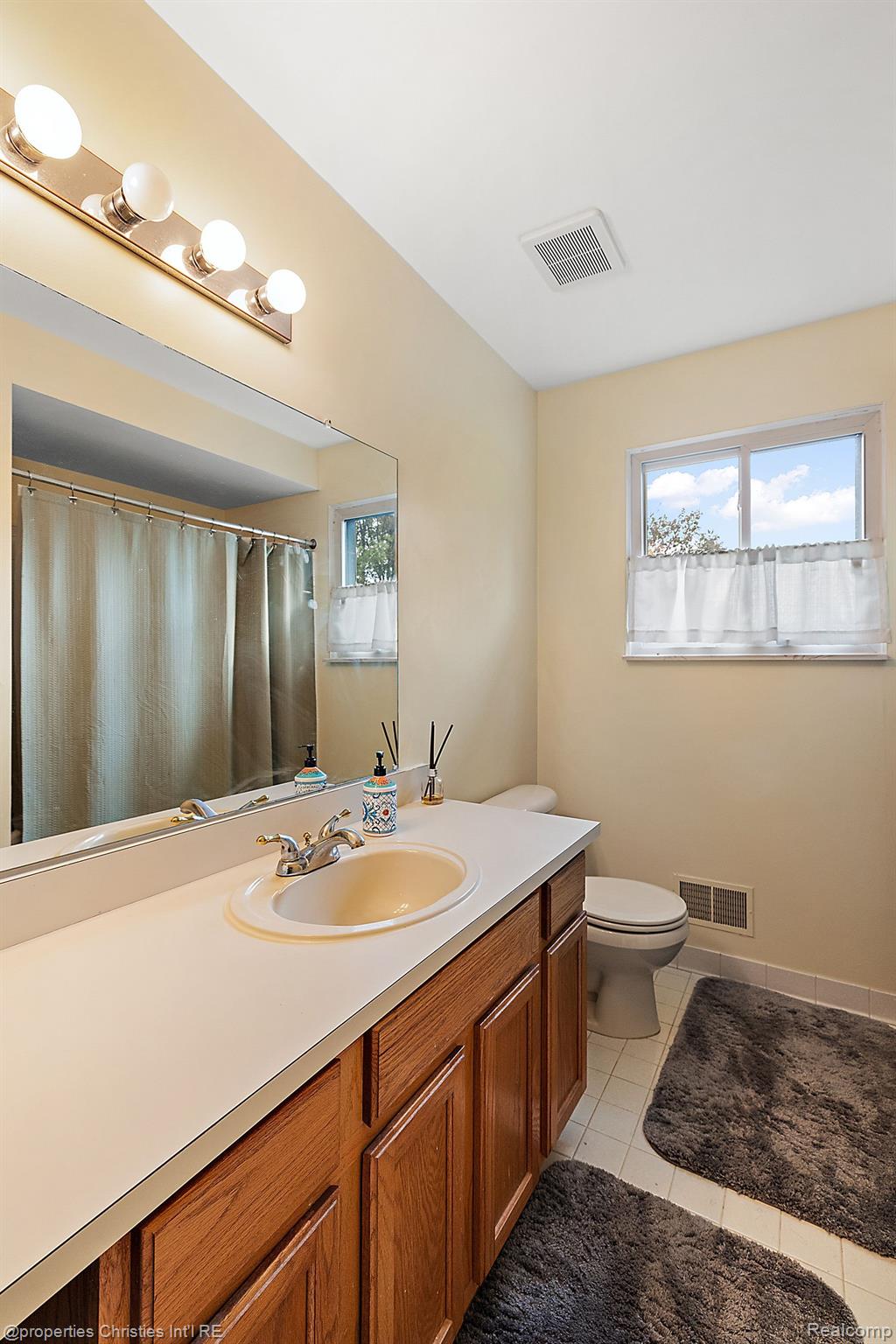 43229 Dequindre Road Troy, MI 48085 - Photo 38 of 68 Gallery Image 38