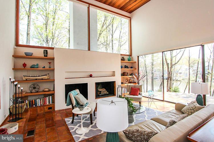 2020 Upper Lake Drive Reston, VA 20191 - Photo 12 of 30 Living Room