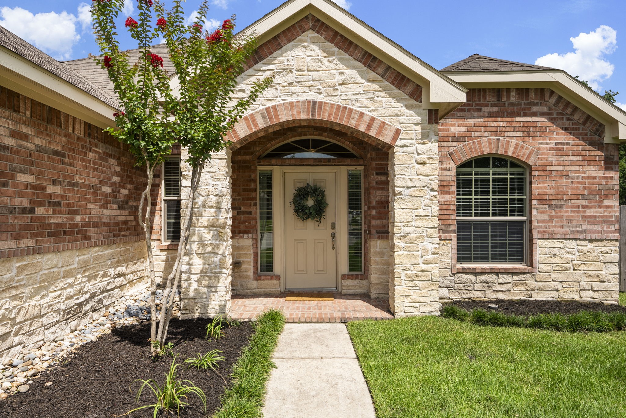 174 Maple Grove Drive Conroe, TX 77384 - Photo 3 of 26 Low-maintenance one-story living in a welcoming, family-oriented community — the perfect place to put down roots.