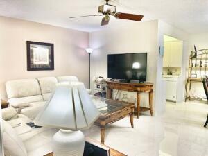 1050 Cornwall C Boca Raton, FL 33434 - Photo 7 of 27 Living Area