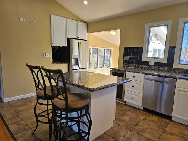 $3,600 | 11 Brookfield Drive, Shelton, CT 06484