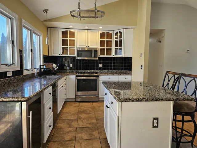 $3,600 | 11 Brookfield Drive, Shelton, CT 06484