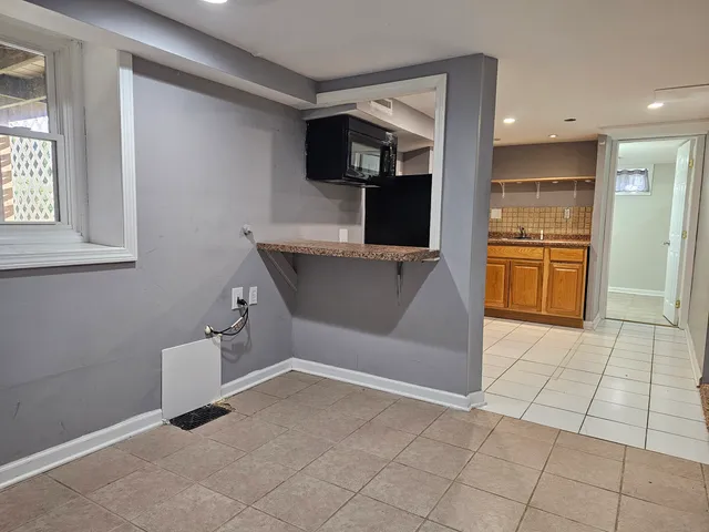 $3,600 | 11 Brookfield Drive, Shelton, CT 06484