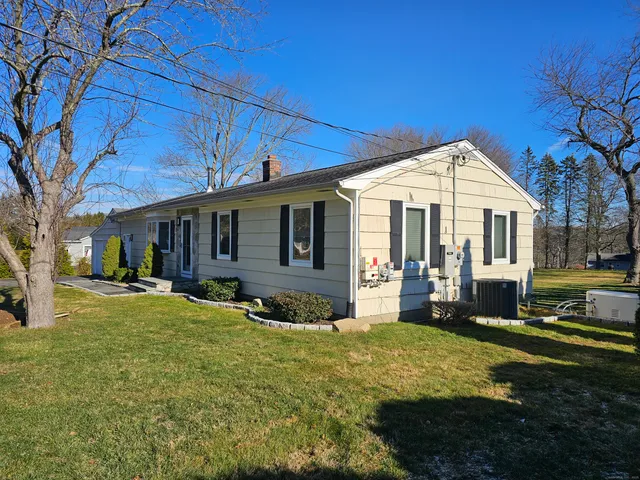 $3,600 | 11 Brookfield Drive, Shelton, CT 06484