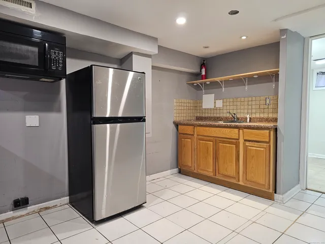 $3,600 | 11 Brookfield Drive, Shelton, CT 06484