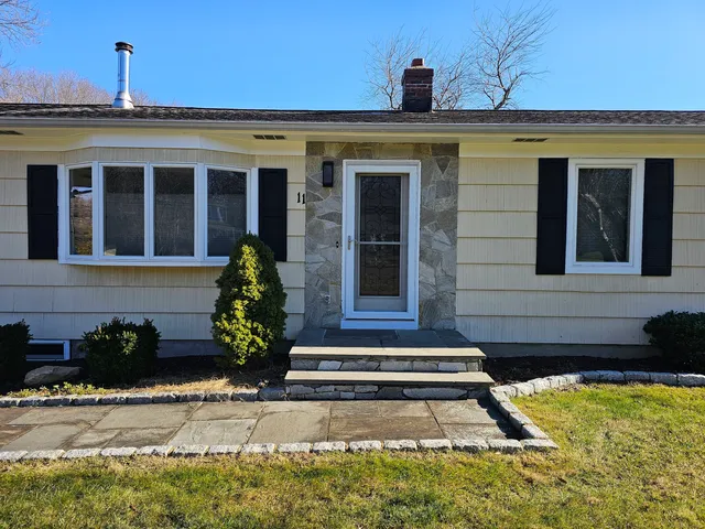 $3,600 | 11 Brookfield Drive, Shelton, CT 06484