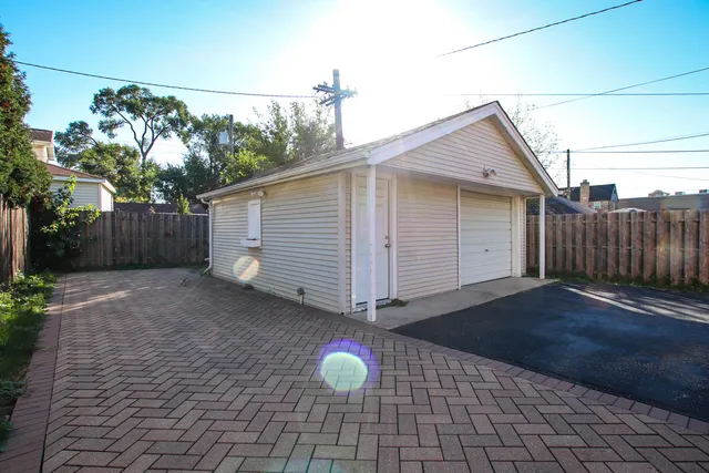 a view of a back yard of the house