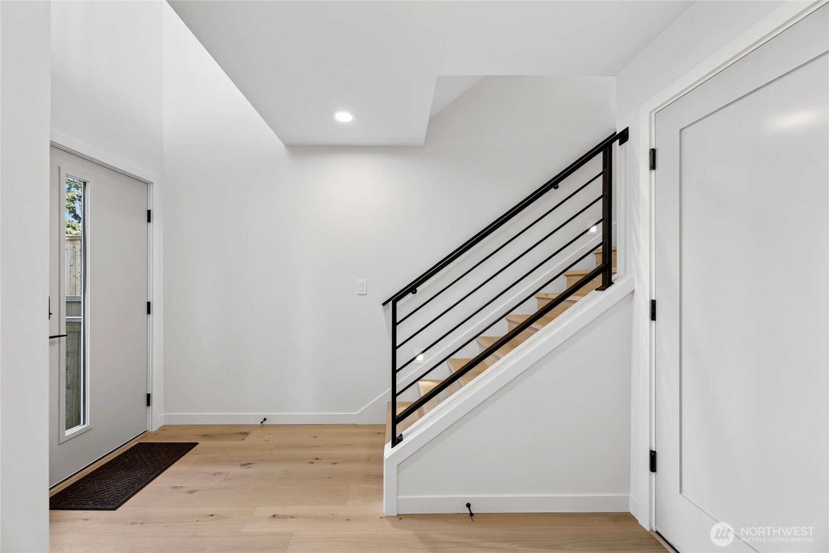 4144 44th Avenue Southwest Seattle, WA 98116 - Photo 13 of 35