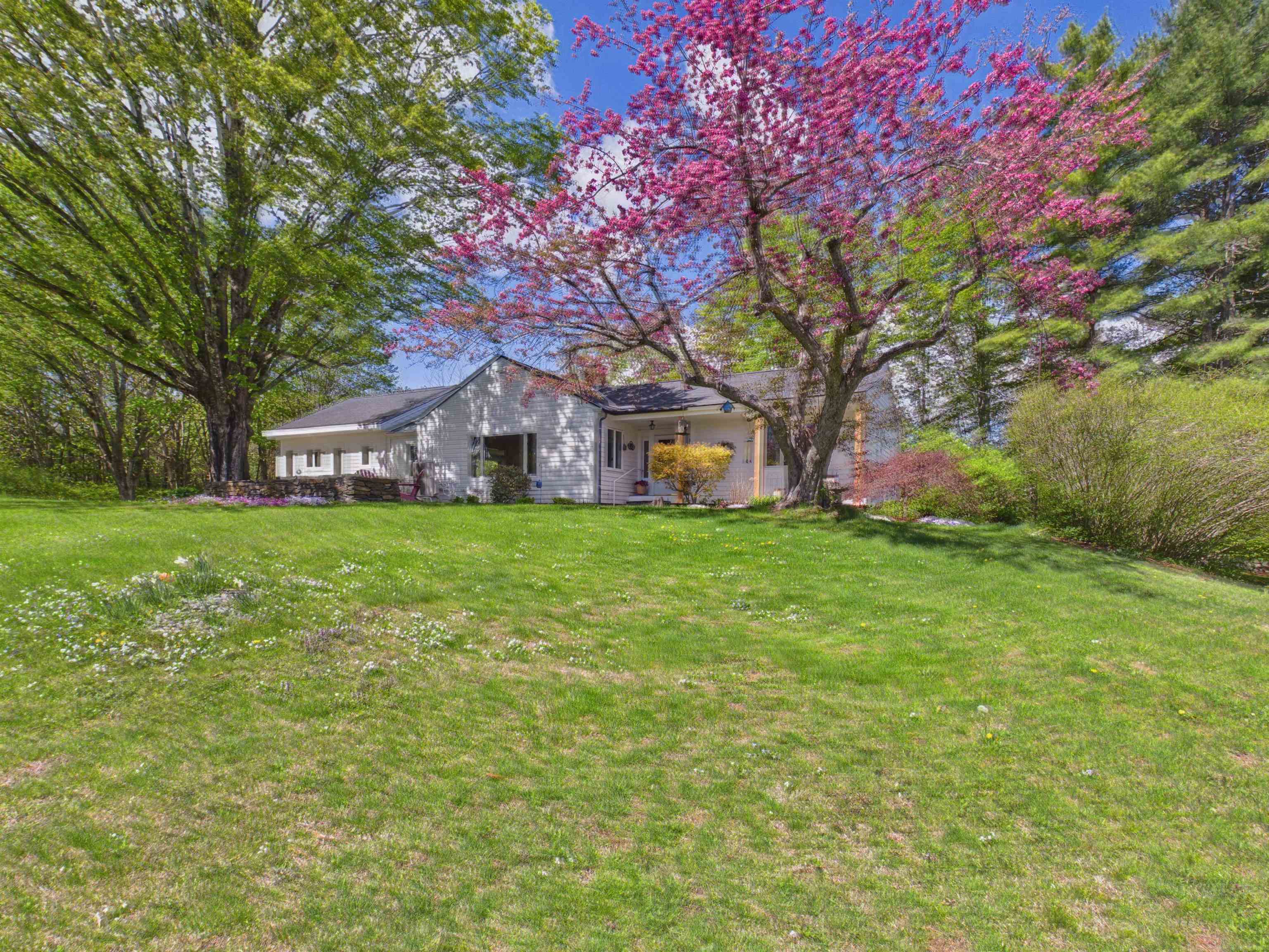 118 Hurricane Road Keene, NH 03431 - Photo 4 of 59 Gallery Image 4