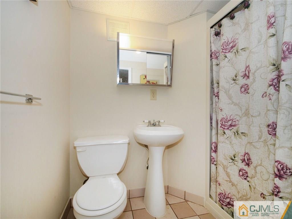 1487 Seneca Road North Brunswick, NJ 08902 - Photo 18 of 23 Gallery Image 18