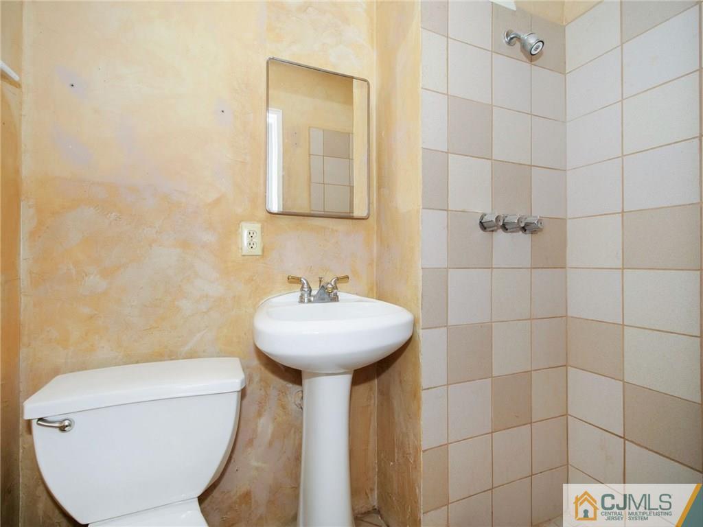 1487 Seneca Road North Brunswick, NJ 08902 - Photo 9 of 23 Gallery Image 9