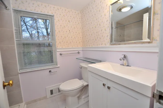 a front view of house with yard