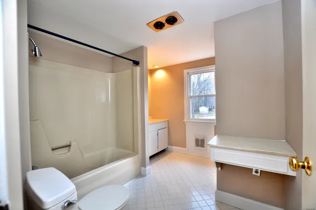 $3,800 | 19 Seneca Road, West Hartford, CT 06117