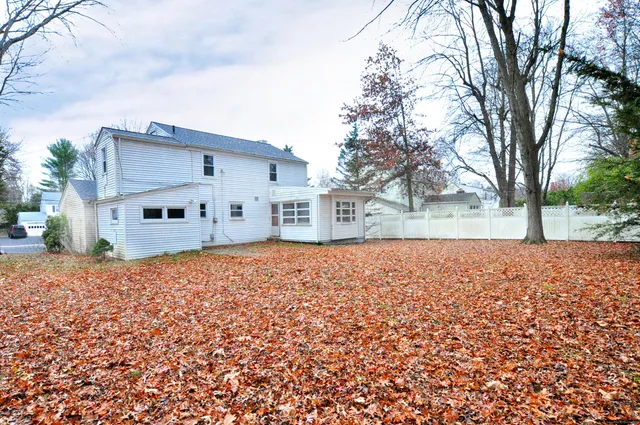 $3,800 | 19 Seneca Road, West Hartford, CT 06117