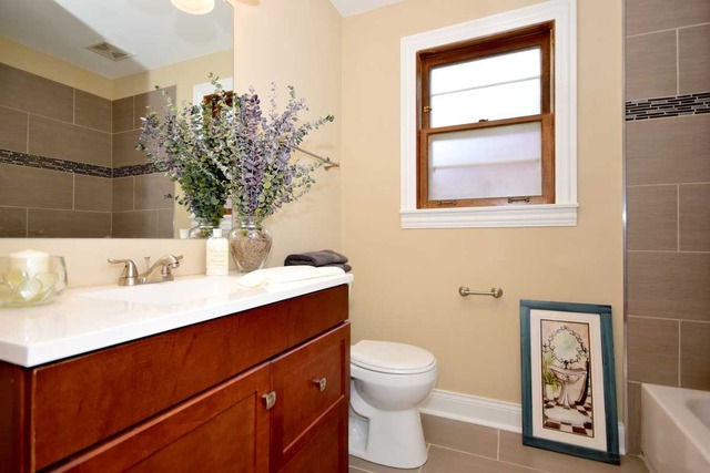 1432 Potter Road Park Ridge, IL 60068 - Photo 9 of 17 Gallery Image 9