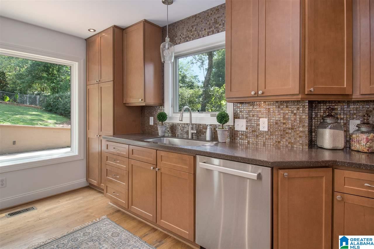 1719 Kensington Road Birmingham, AL 35209 - Photo 11 of 38