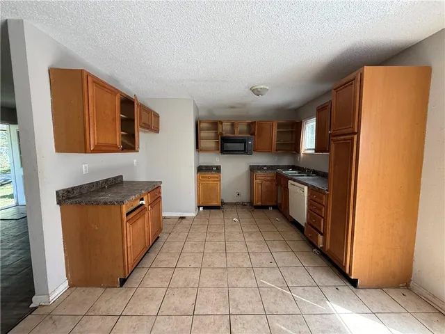 $114,900 | 8605 East 114th Street, Kansas City, MO 64134