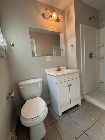 $114,900 | 8605 East 114th Street, Kansas City, MO 64134