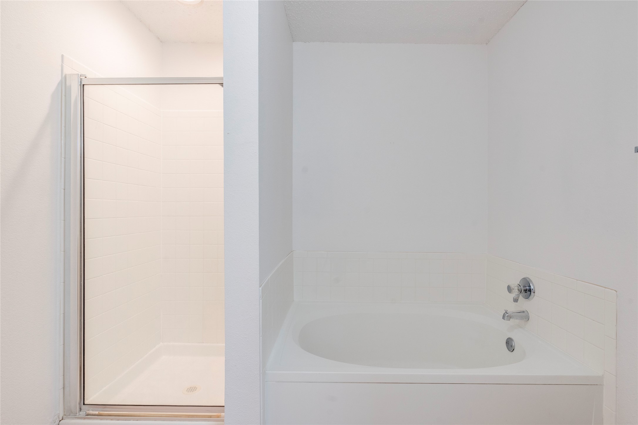 2013 Jasper Lane Cedar Park, TX 78613 - Photo 15 of 25 a white bath tub sitting next to a window