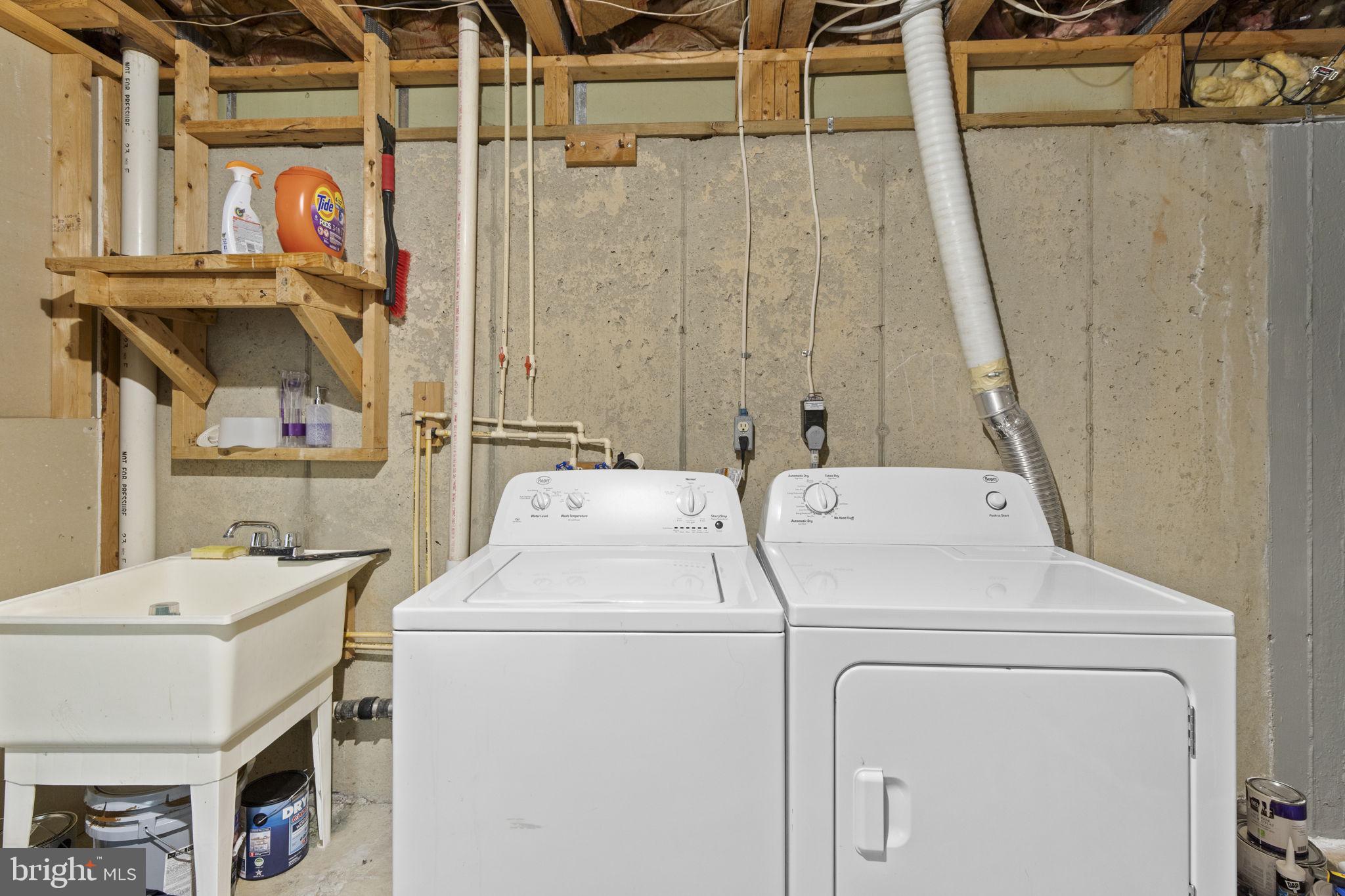 322 Overlea Place Abingdon, MD 21009 - Photo 21 of 27 a utility room with dryer and washer