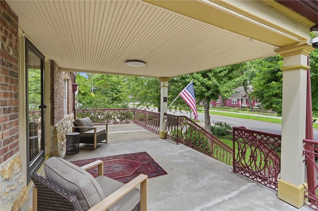 4708 Rockhill Road Kansas City, MO 64110 - Photo 2 of 48