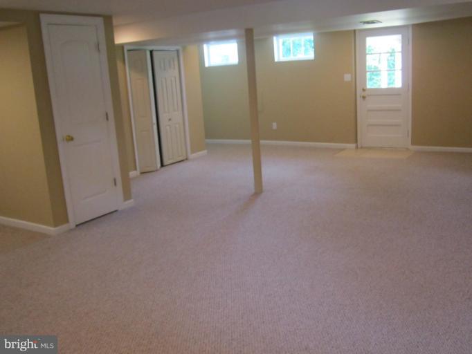 3416 Janvale Road Baltimore, MD 21244 - Photo 3 of 30 Family Room