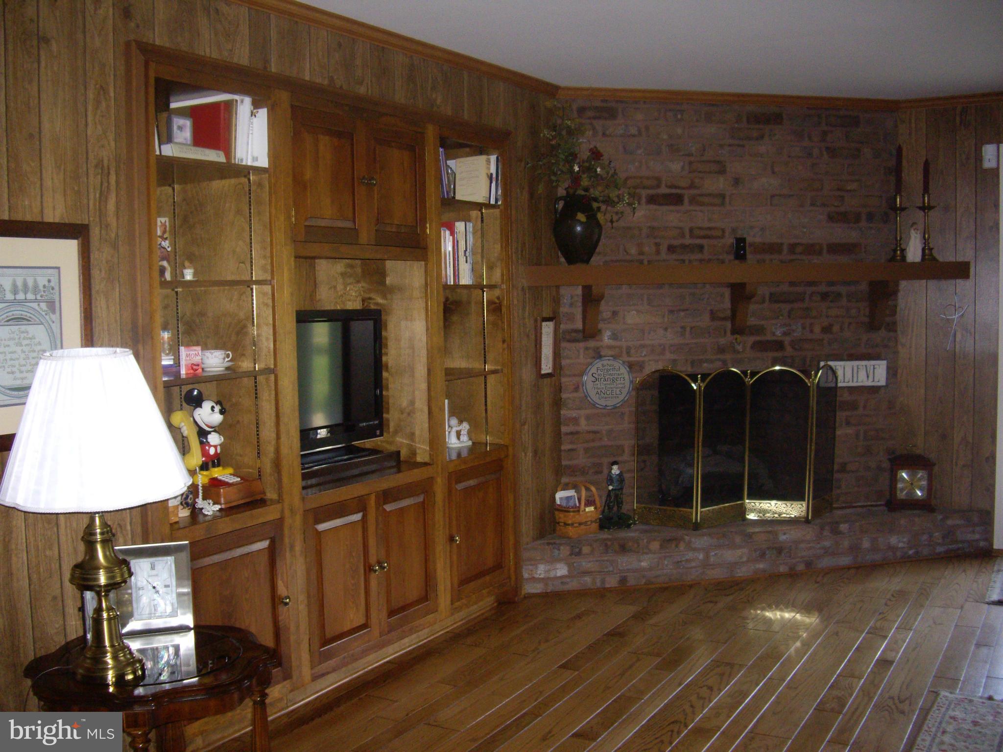 15307 Dellinger Road Williamsport, MD 21795 - Photo 17 of 29 Family Room
