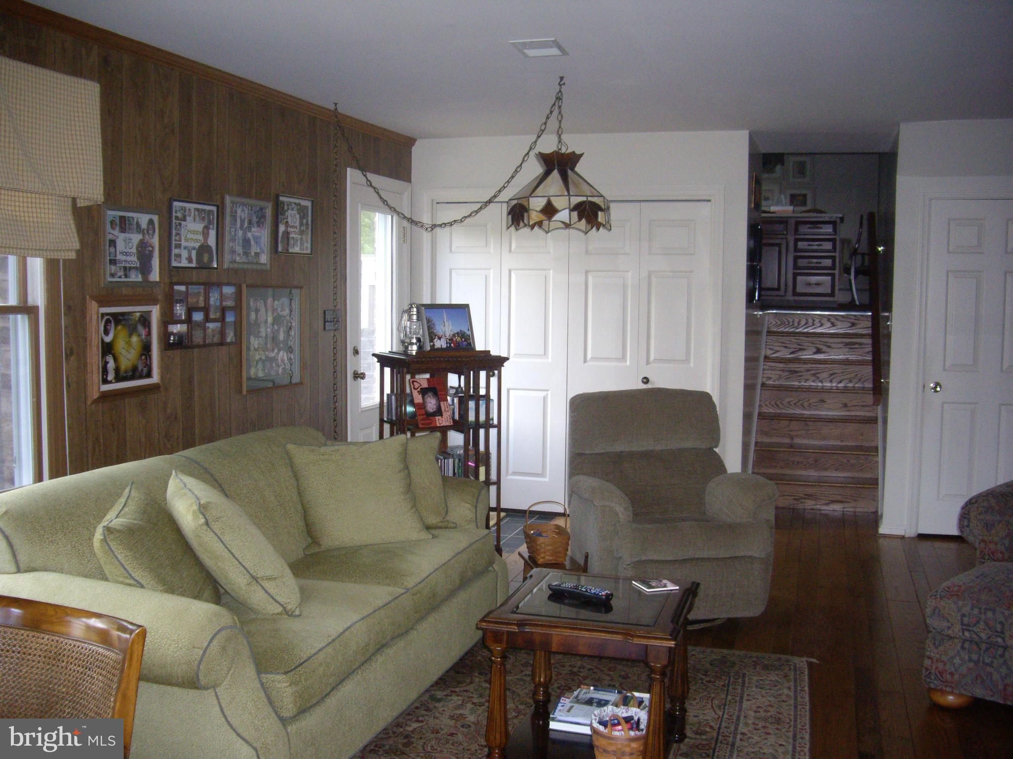 15307 Dellinger Road Williamsport, MD 21795 - Photo 18 of 29 Family Room