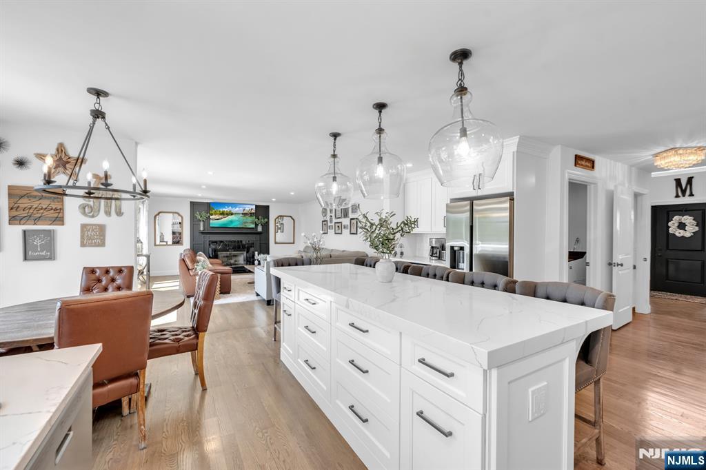 22 Fox Boro Road Wayne, NJ 07470 - Photo 10 of 50