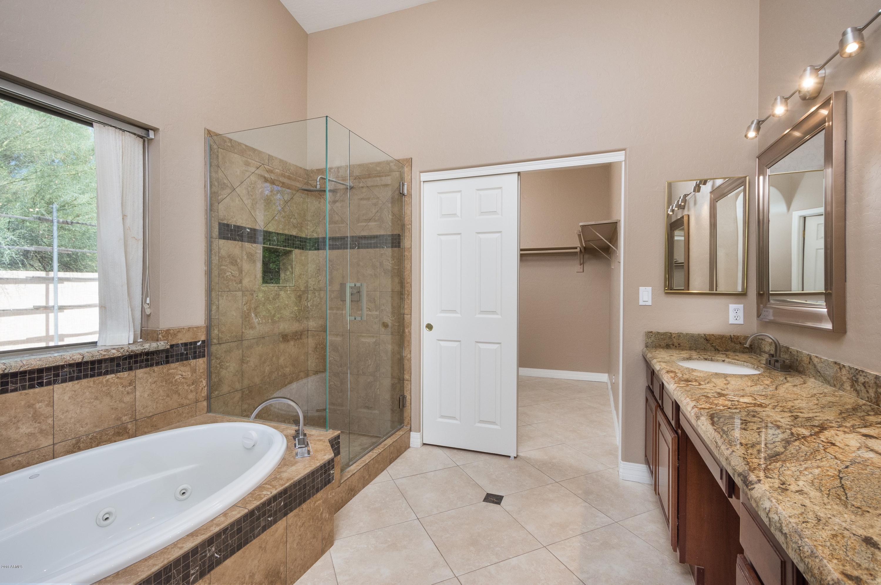 903 East Redfield Road Phoenix, AZ 85022 - Photo 12 of 27 012_Master Bath - Closet