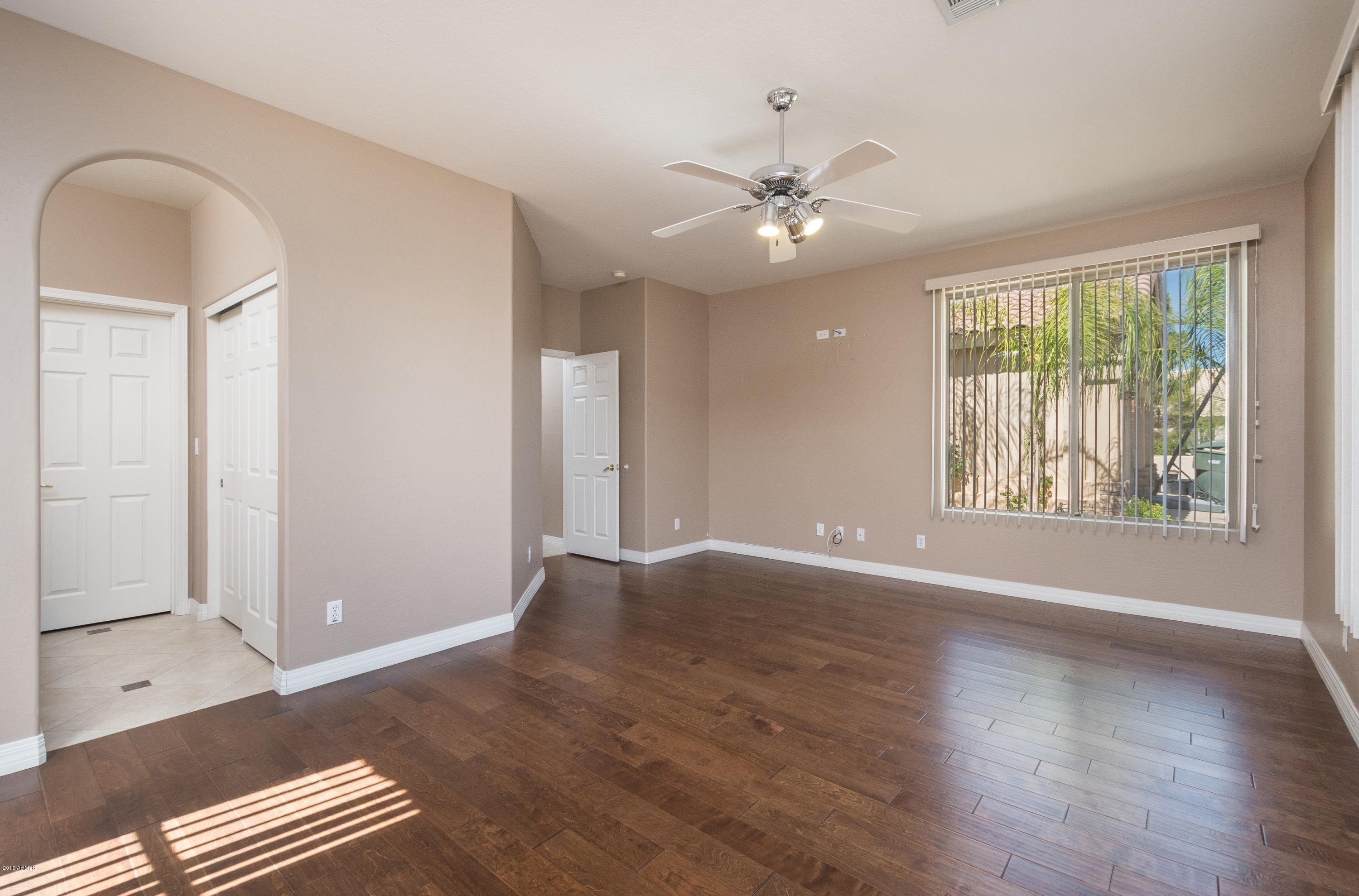 903 East Redfield Road Phoenix, AZ 85022 - Photo 14 of 27 014_Large Bedroom Suite
