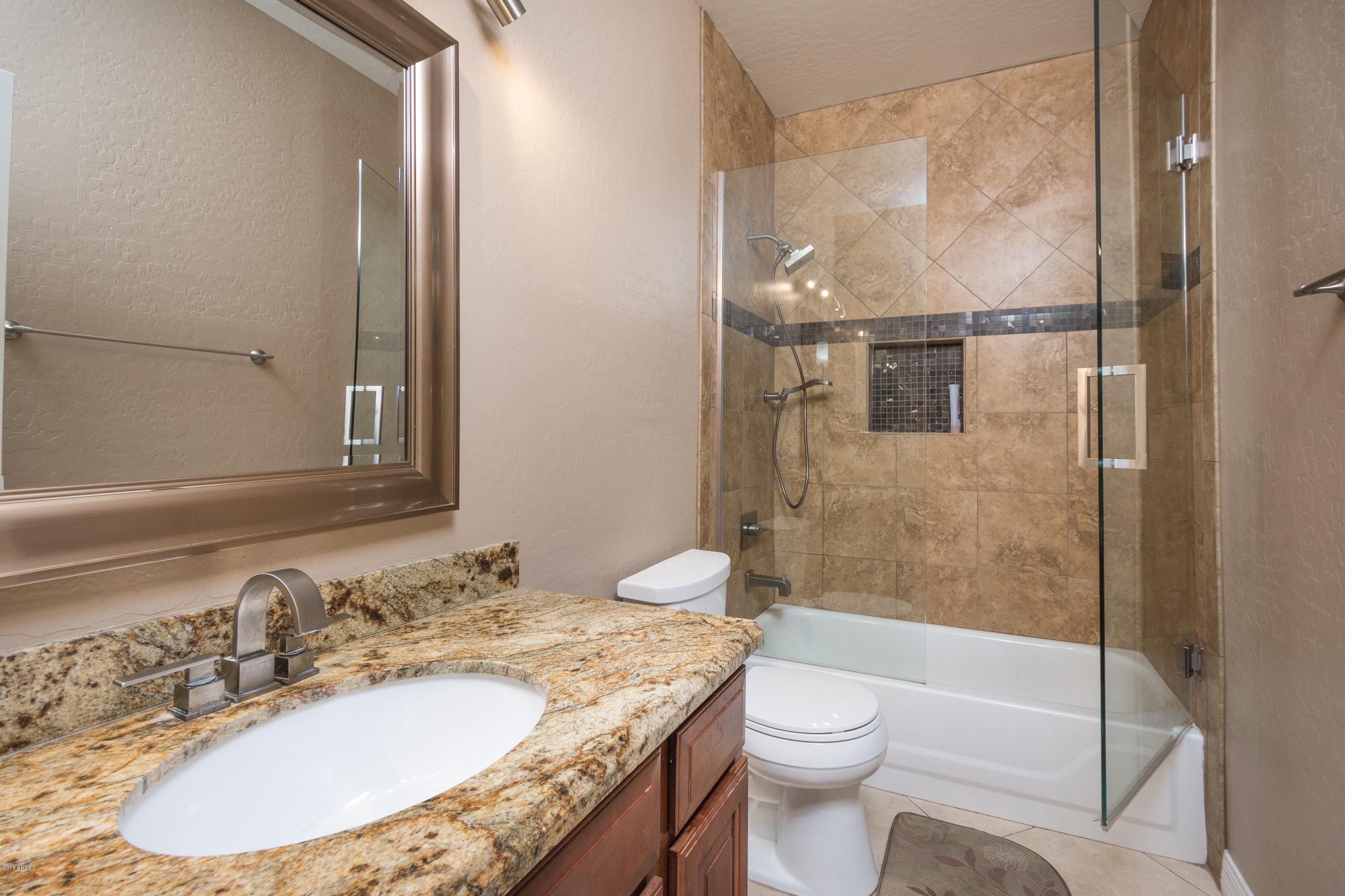 903 East Redfield Road Phoenix, AZ 85022 - Photo 20 of 27 020_Guest Bath II