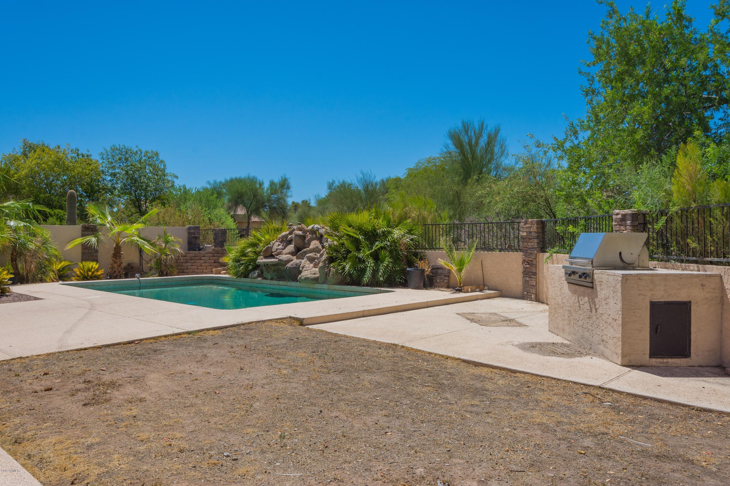 903 East Redfield Road Phoenix, AZ 85022 - Photo 24 of 27 022_Grill