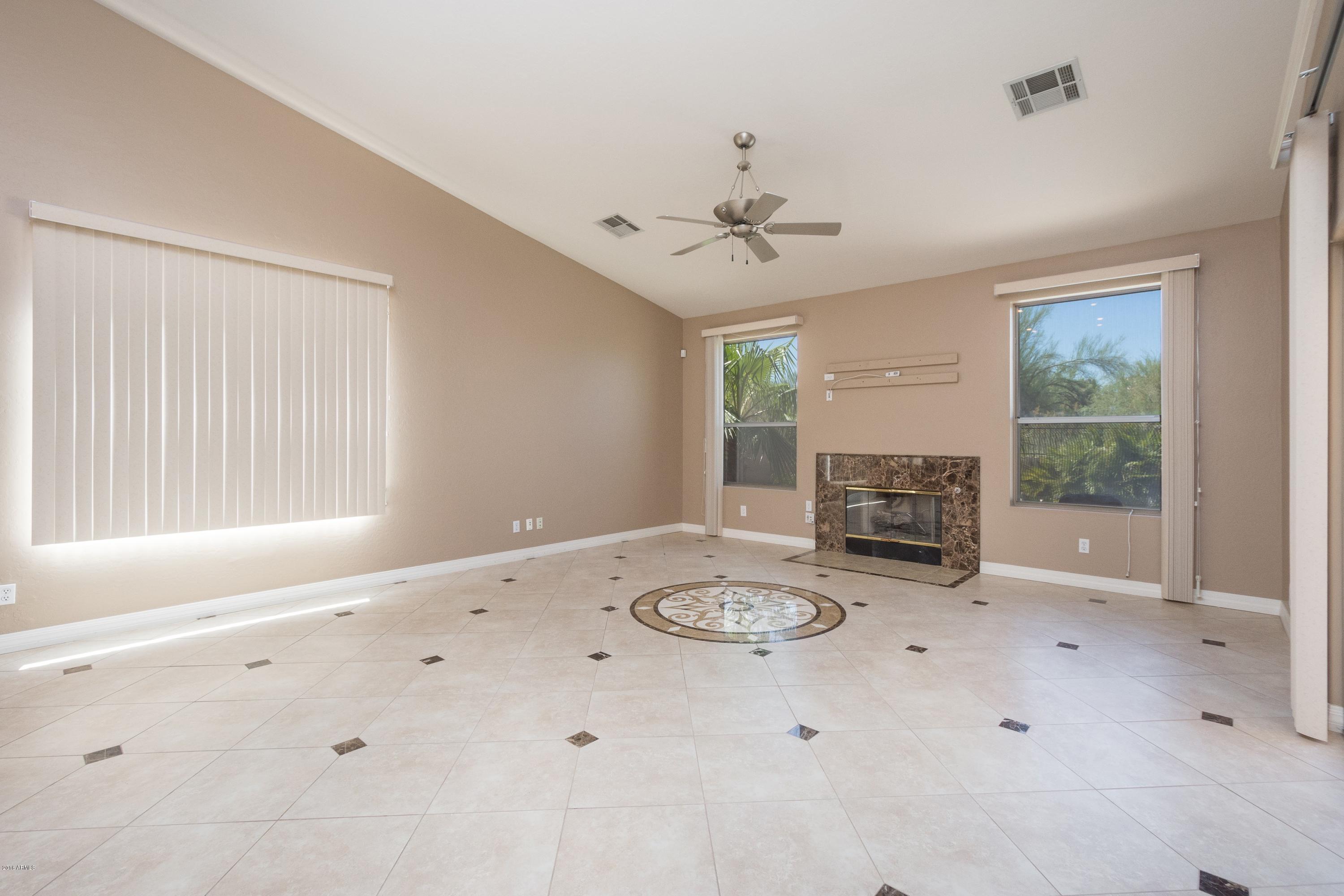 903 East Redfield Road Phoenix, AZ 85022 - Photo 4 of 27 004_Family Room