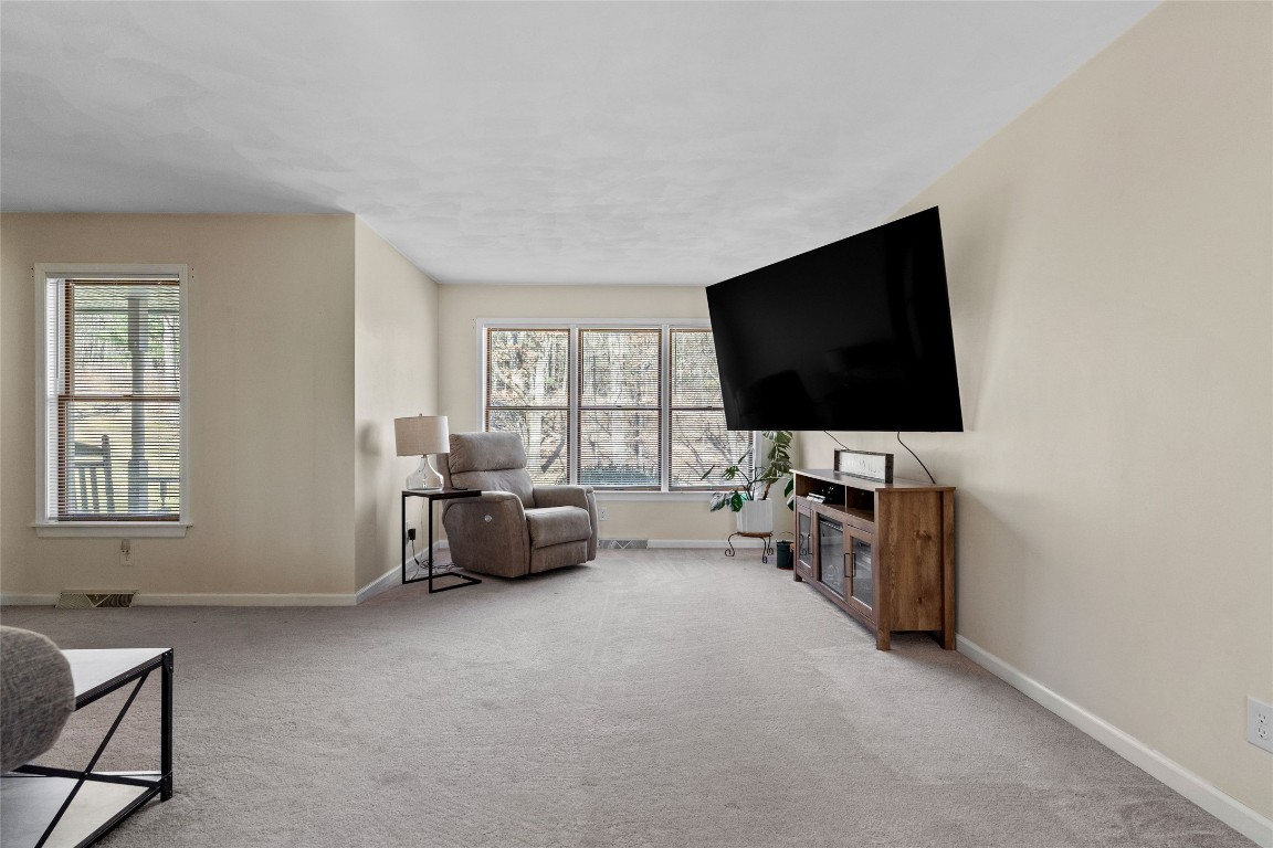 4668 Foster Valley Road Endicott, NY 13760 - Photo 5 of 32 Gallery Image 5