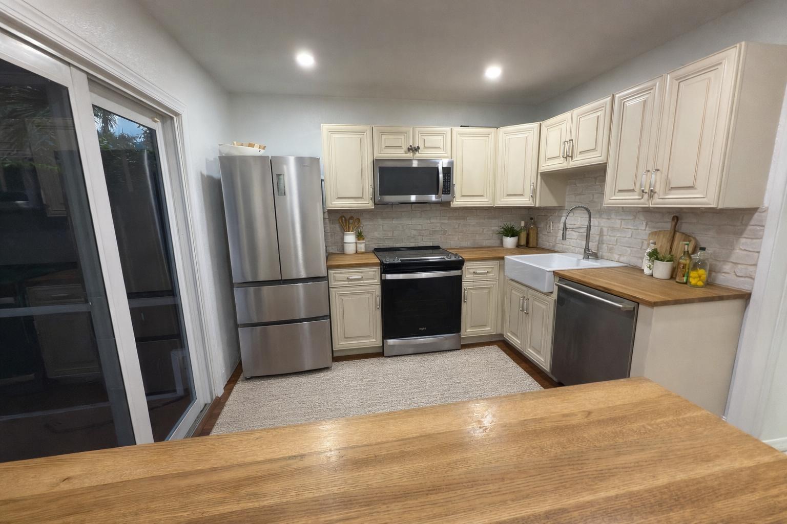 9785 Ridge Creek Road Boca Raton, FL 33496 - Photo 5 of 22 97365938-6c25-499f-8fb0-86514a8bc49d