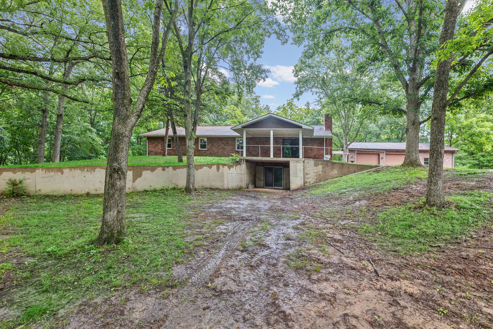 414 Gilliland Road Walnut Hill, IL 62893 - Photo 2 of 50