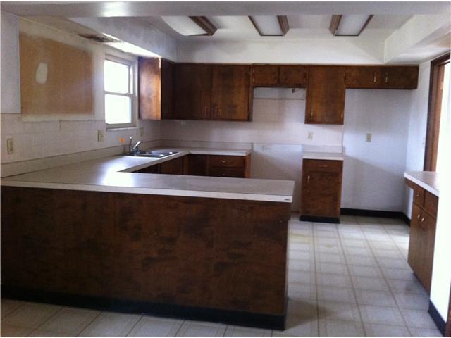1365 Noe Bixby Road Columbus, OH 43232 - Photo 2 of 12