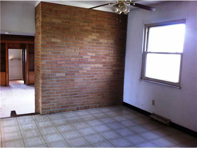 1365 Noe Bixby Road Columbus, OH 43232 - Photo 3 of 12