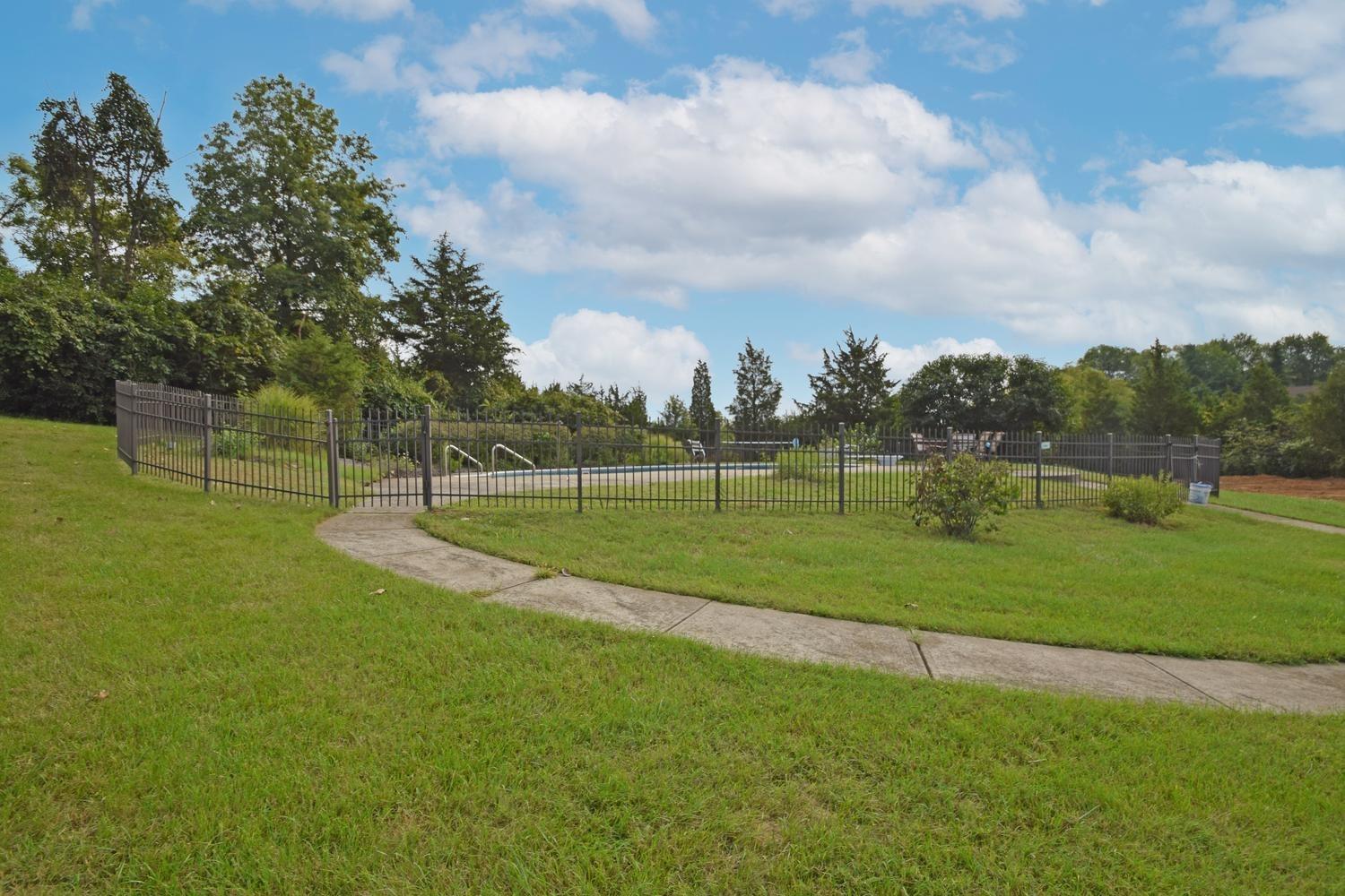 3091 Kleeman Road Cincinnati, OH 45211 - Photo 35 of 37