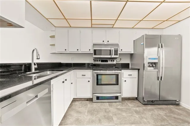 $299,900 | 1950 Southwest Palm City Road, Unit 6105, Stuart, FL 34994