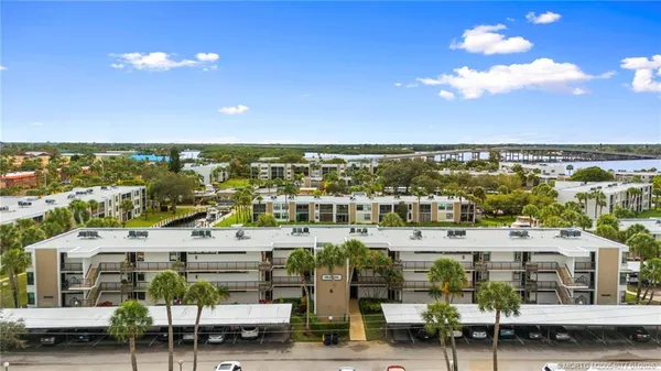 $285,000 | 1950 Southwest Palm City Road, Unit 6105, Stuart, FL 34994