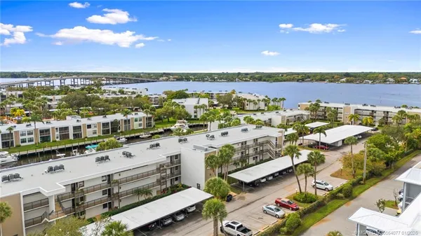 $285,000 | 1950 Southwest Palm City Road, Unit 6105, Stuart, FL 34994