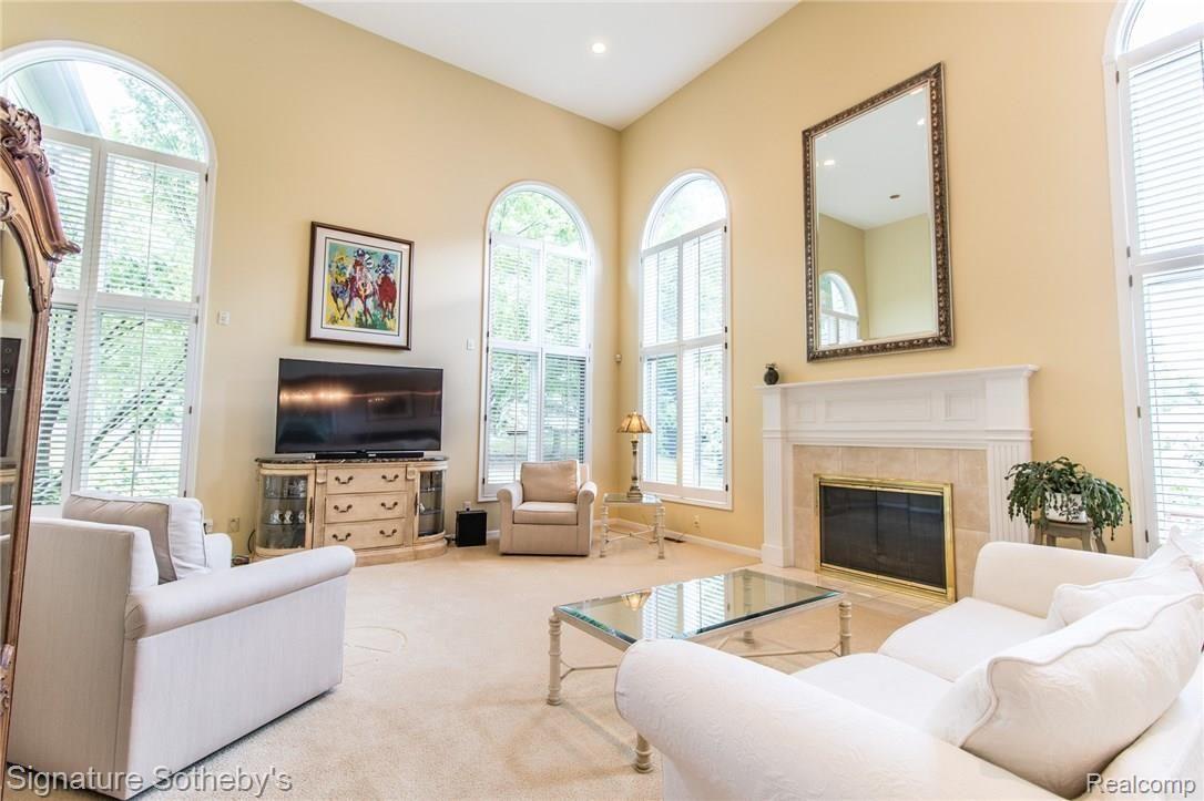 1650 Scenic Hollow Rochester, MI 48306 - Photo 30 of 60 382018HDR.jpg