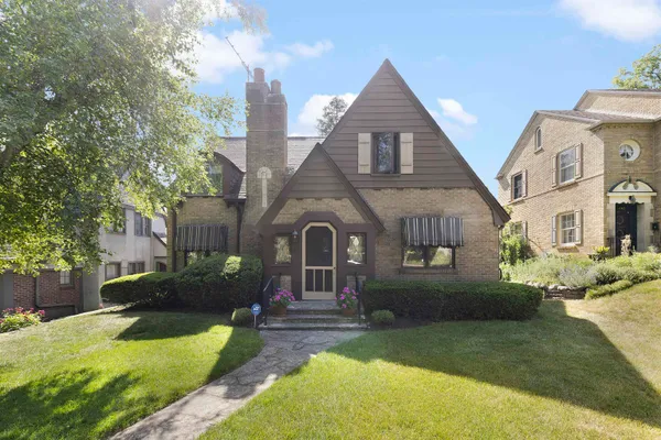 $289,900 | 324 North Gardiner Avenue, Rockford, IL 61107