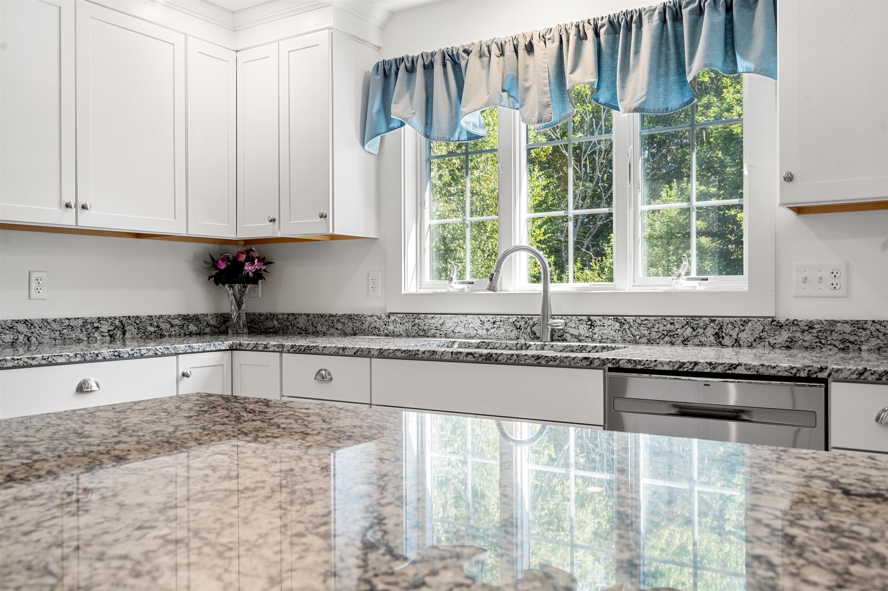 7 Apple Way Epping, NH 03042 - Photo 8 of 39