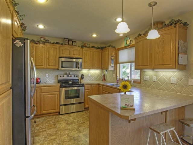18203 Astor Court Colbert, WA 99005 - Photo 5 of 20 Gallery Image 5