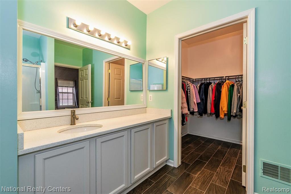 11740 Farmington Road Livonia, MI 48150 - Photo 22 of 31